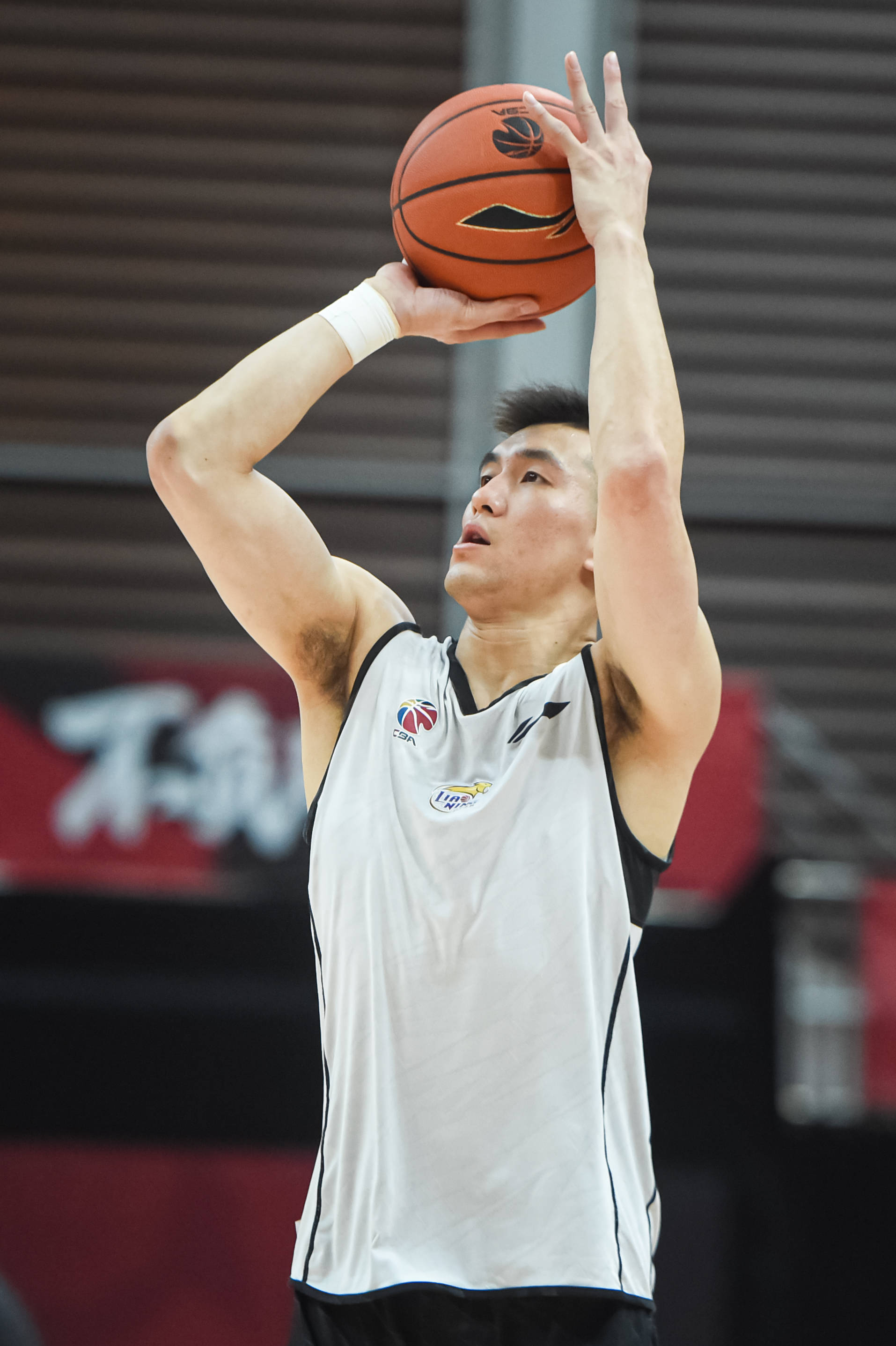 边后卫与边 边后卫与边