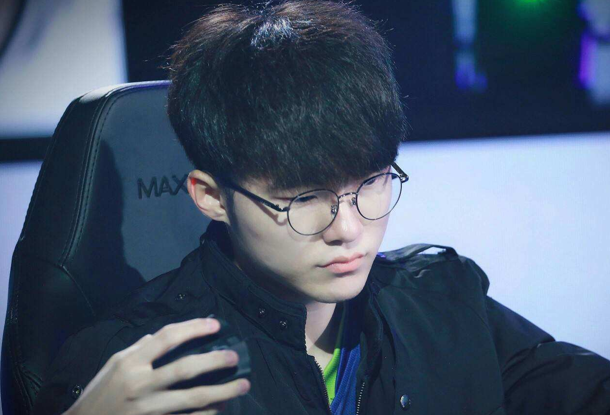 度不成比例